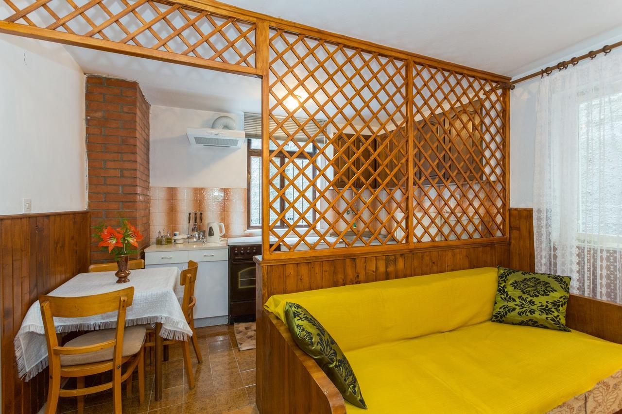 Perovic Guest house 3*